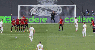 英超焦点战：维拉1-2绝杀阿森纳，曼城争冠机会大增