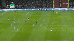 曼联旧将梅开二度：欧冠导演逆袭好戏，20场造17球太犀利